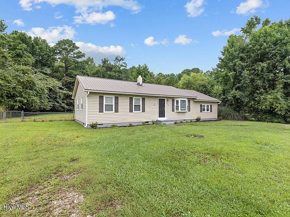 3rd image of 225 Lakewood Drive