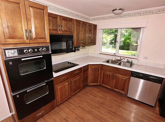 4th image of 1458 Blackhurst Dr