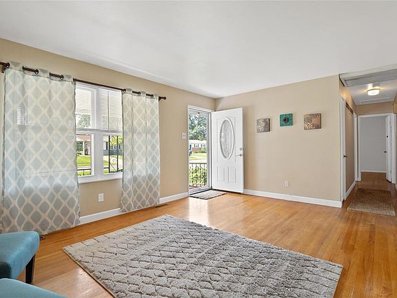4th image of 1730 Deborah Dr