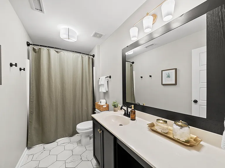 919 Award St — Photo 17