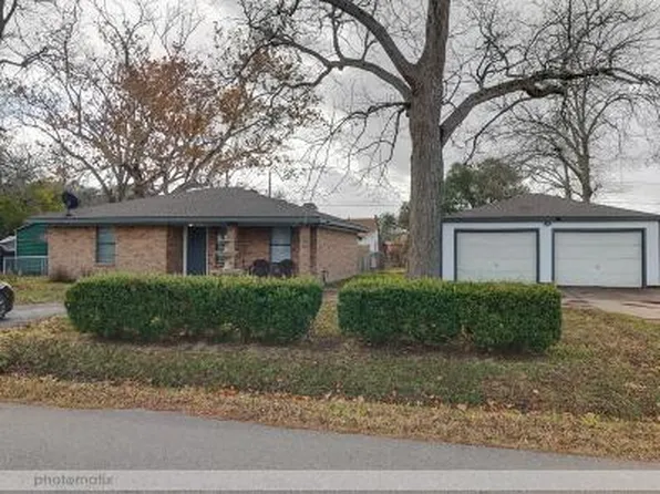 8121 Neville Ave, Hitchcock, TX 77563