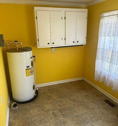 3rd image of 1035 Winslow Road