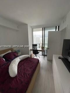 4th image of 45 SW 9th St APT 3210