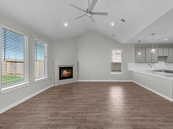 5th image of 45 Shining Point Dr
