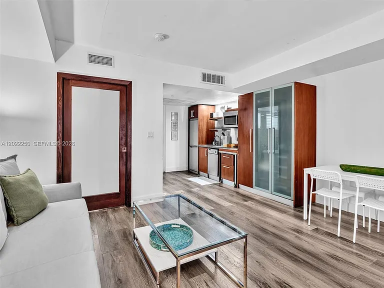 1052 Ocean Dr #C203 — Photo 11