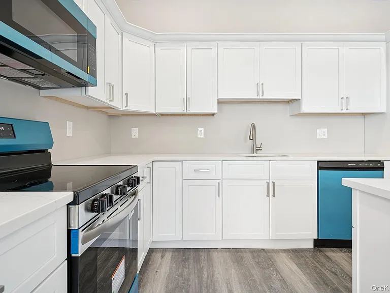 153 Greenwich Ave #201 — Photo 6