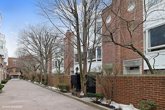 1st image of 1841A N Hudson Ave