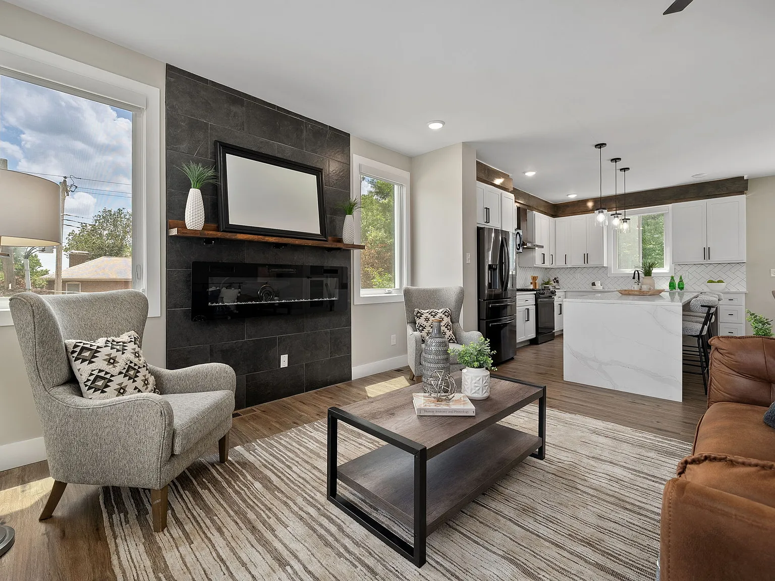 4 bed, 3.5 bath, 2212 sqft, $4,500 — Photo 4