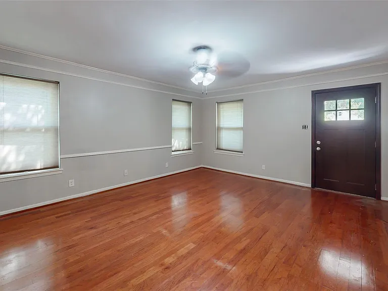 5338 Creekbend Dr — Photo 15