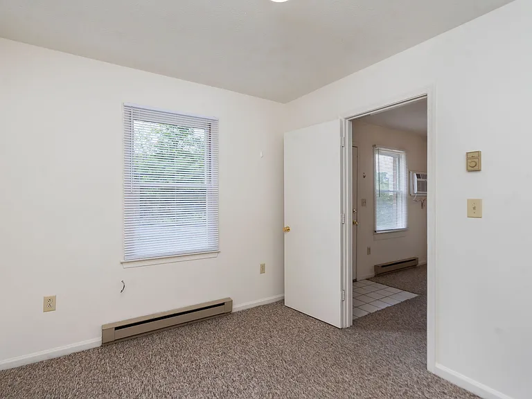 418 Straith St #C — Photo 14