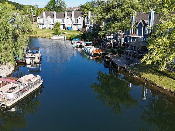 5th image of 3250 Oceanline Dr E