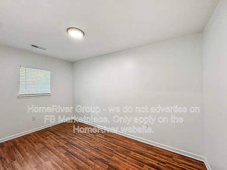 72 Elaine Dr — Photo 12