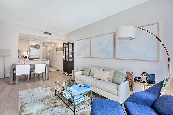 Sold by Dolly Lenz Real Estate LLC | media 2