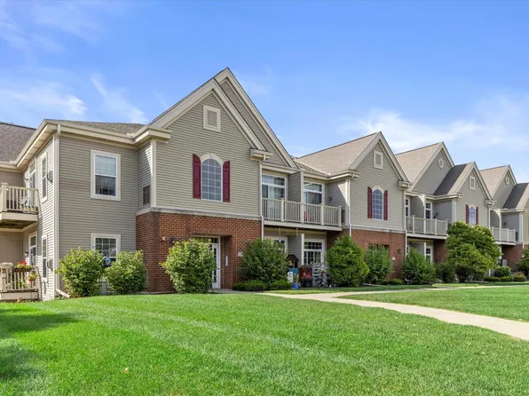 W206N16743 Blackberry CIRCLE #1628, Jackson, WI 53037