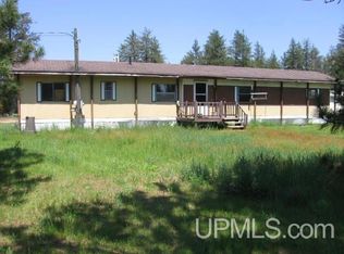 425 Station Rd, Gwinn, MI 49841