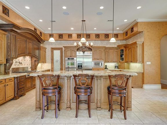 4th image of 1701 Buckingham Dr