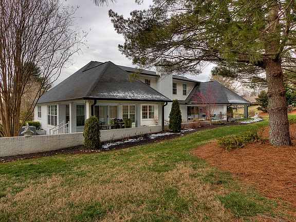 5th image of 1009 Heritage Square Ct
