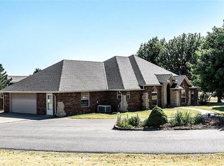 23904 E 970th Rd, Weatherford, OK 73096