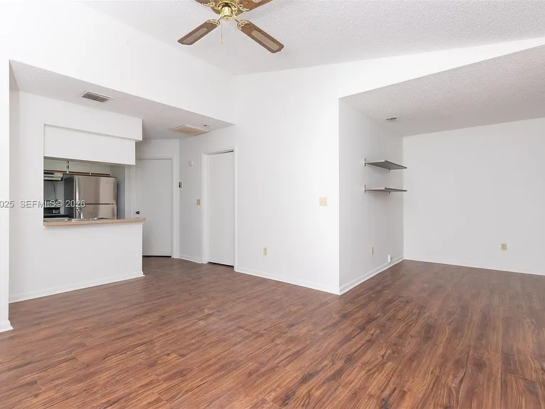 18310 NW 68th Ave #L — Photo 4
