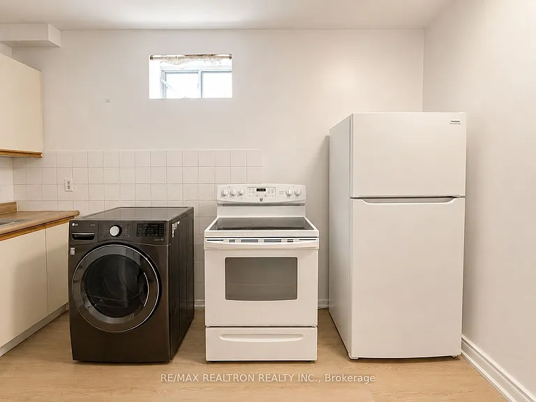 322 Morrish Rd #BASEMENT — Photo 7