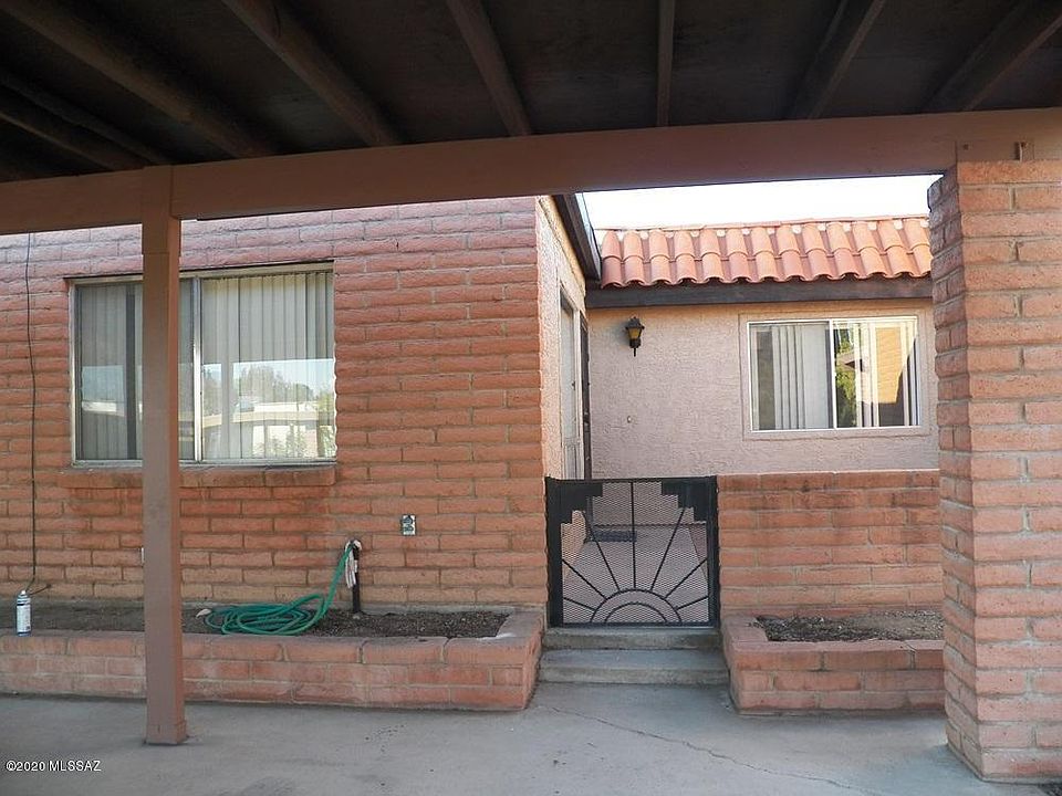 1st image of 209 N Camino Del Varonil