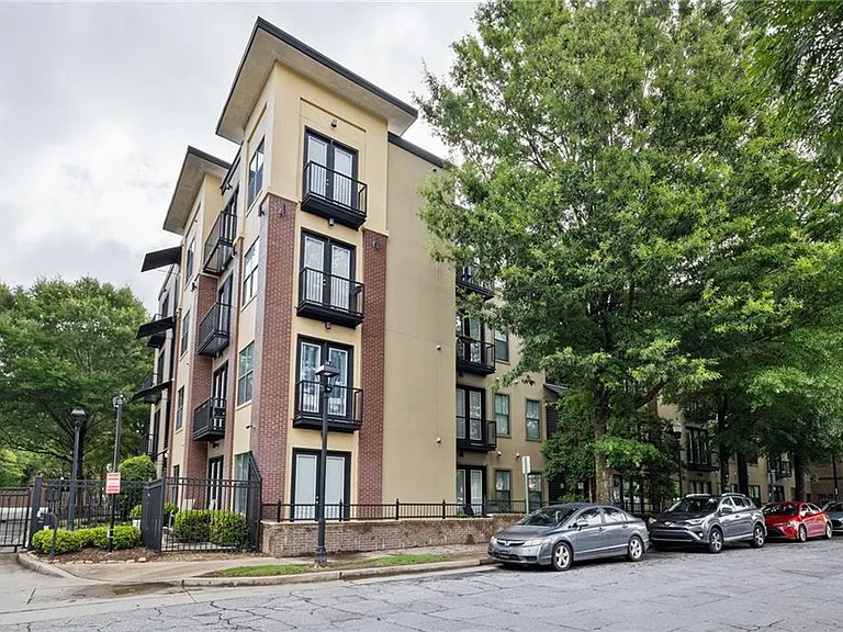 5300 Peachtree Rd #501 — Photo 36