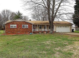 102 Linville Springs Rd, Kernersville, NC 27284