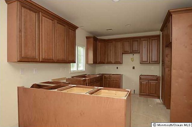 2nd image of 4 Arrowhead Court