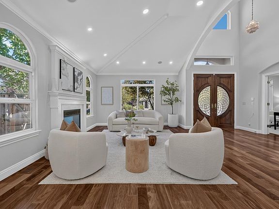 5th image of 1598 Morton Ave