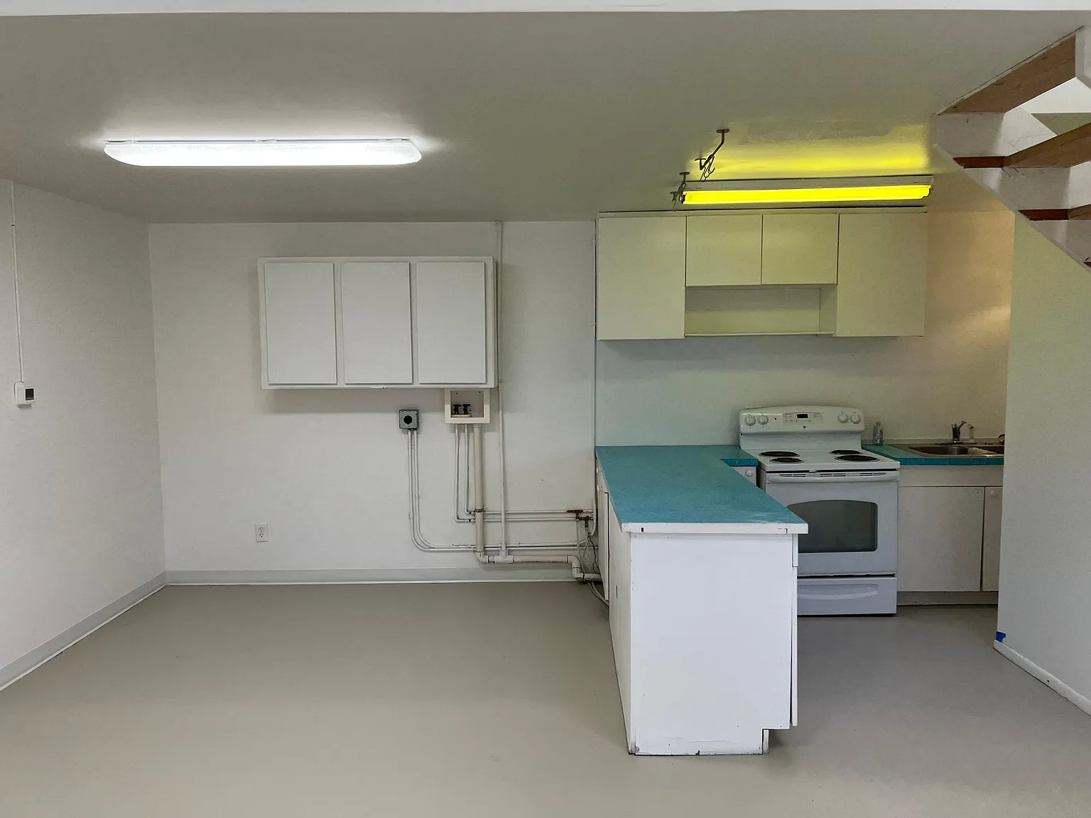 Studio, 890 sqft, $1,650 — Photo 3
