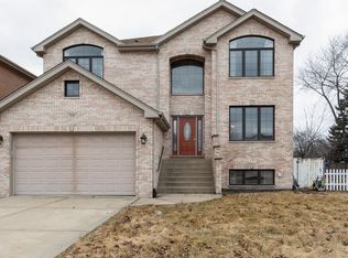 8116 Mulligan Ave, Burbank, IL 60459