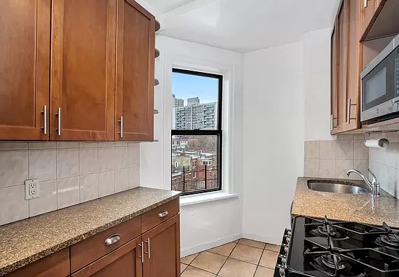 3rd image of 175 W 93rd St APT 8I