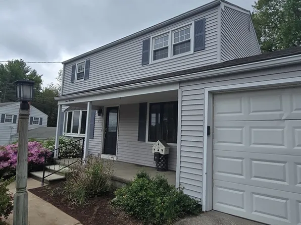 119 Longwood Dr, Chicopee, MA 01020