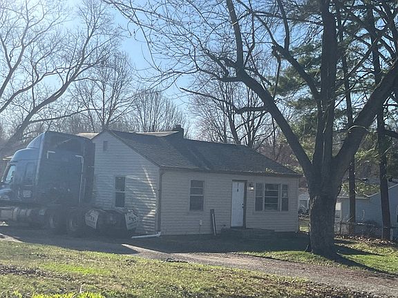 3rd image of 1101 Bomar Ln