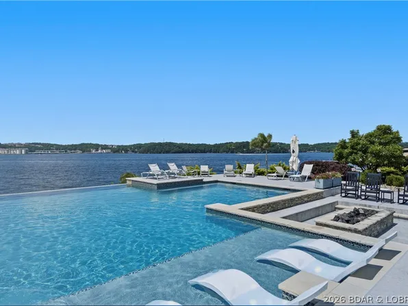 166 Captiva Dr #8C, Sunrise Beach, MO 65079