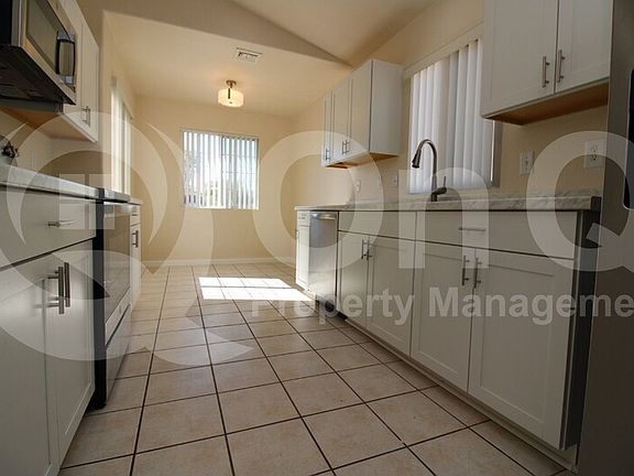 3rd image of 3613 W Sunbonnet Pl