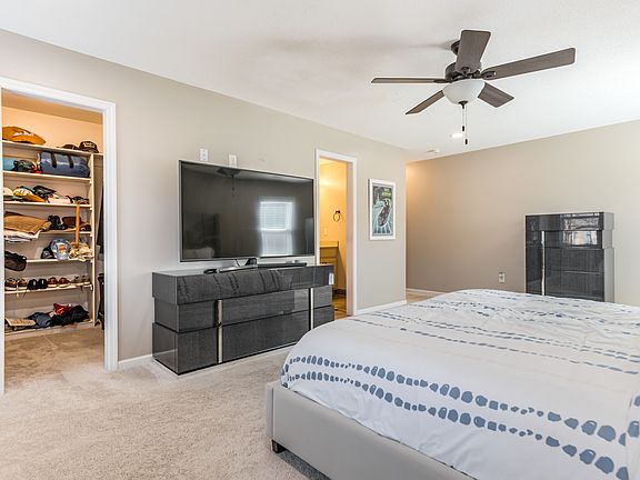 4th image of 7616 Foster St