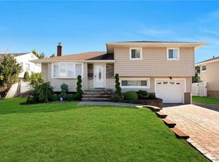 131 Lincoln Rd E, Plainview, NY 11803