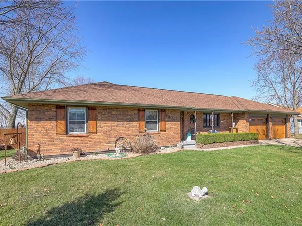 1004 N King Ave, Harrisonville, MO 64701