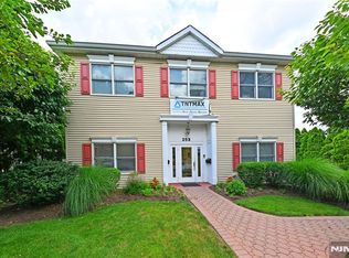 253 Madison Ave, Wyckoff, NJ 07481