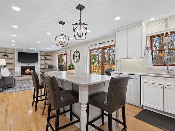 3rd image of 3675 South Poplar ROAD