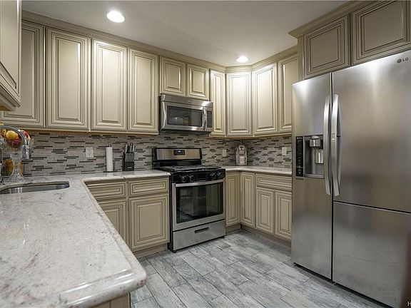 2nd image of 1047 E 213th St