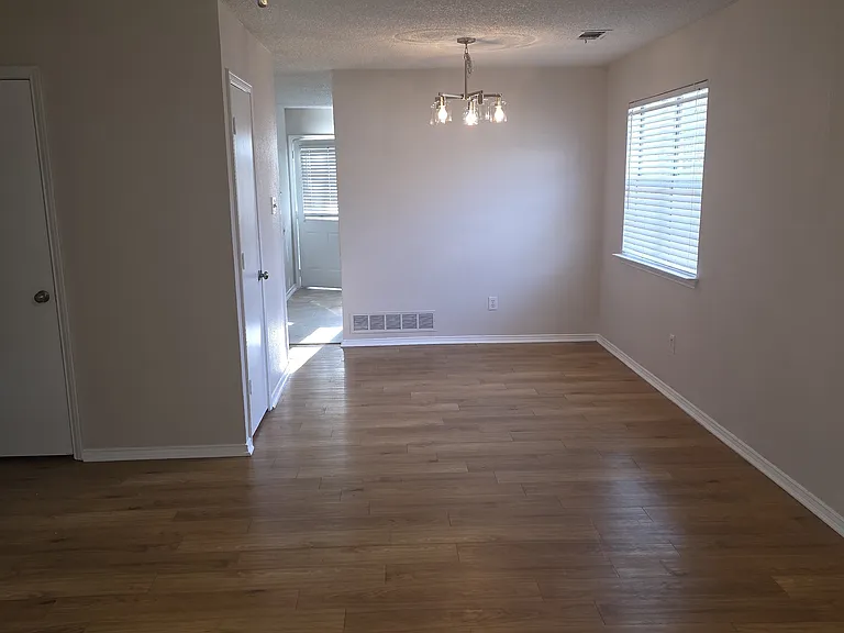 1745 Dynasty Cir — Photo 3