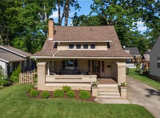 560 Elmwood Rd, Bay Village, OH 44140