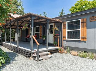 220 Pruden Dr, Grants Pass, OR 97526