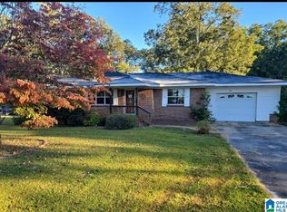 1727 Greenbriar Dr, Fultondale, AL 35068