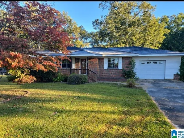 1727 Greenbriar Dr, Fultondale, AL 35068