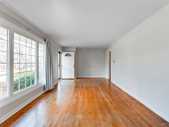 5th image of 2211 Mendota Dr