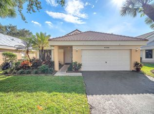 9720 NW 18th Dr, Plantation, FL 33322