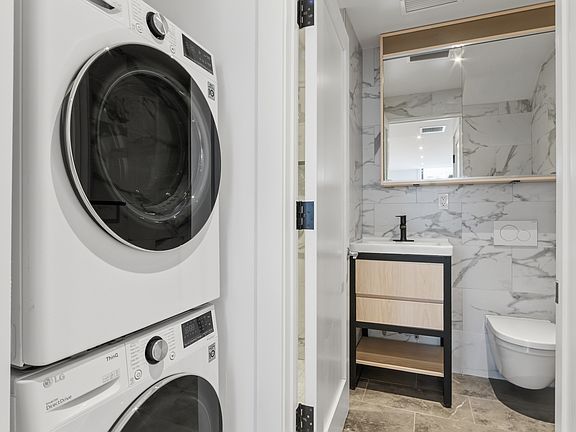 4th image of 207 E 4th St #B2